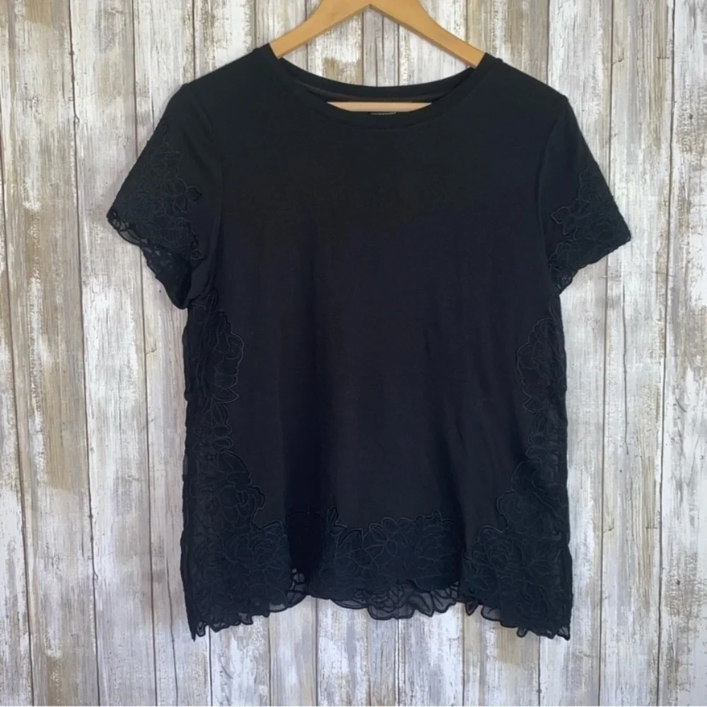 NWT White House Black Market Black SS Embroidered Lace Tee - Picture 3 of 8